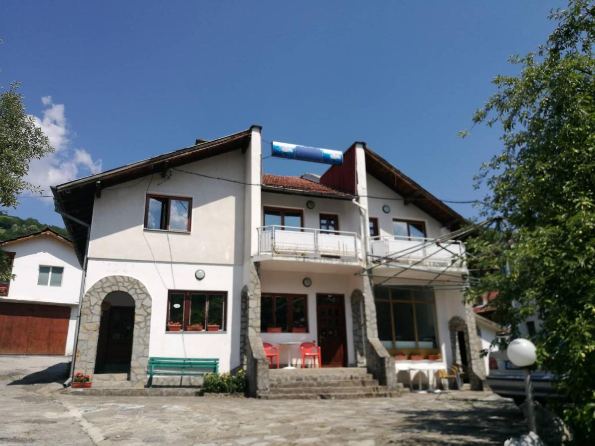 ריבריקה Самостоятелни Стаи В Къща За Гости Балкан מראה חיצוני תמונה